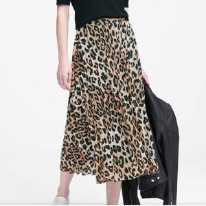 NWT Banana Republic Leopard Print Pleated Midi Skirt